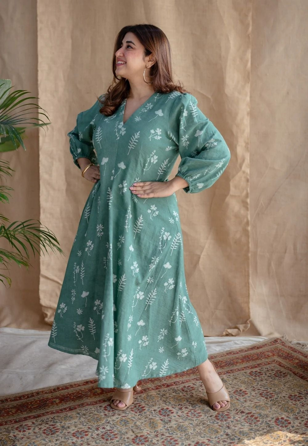 Stylish Floral Designed Midi Dress