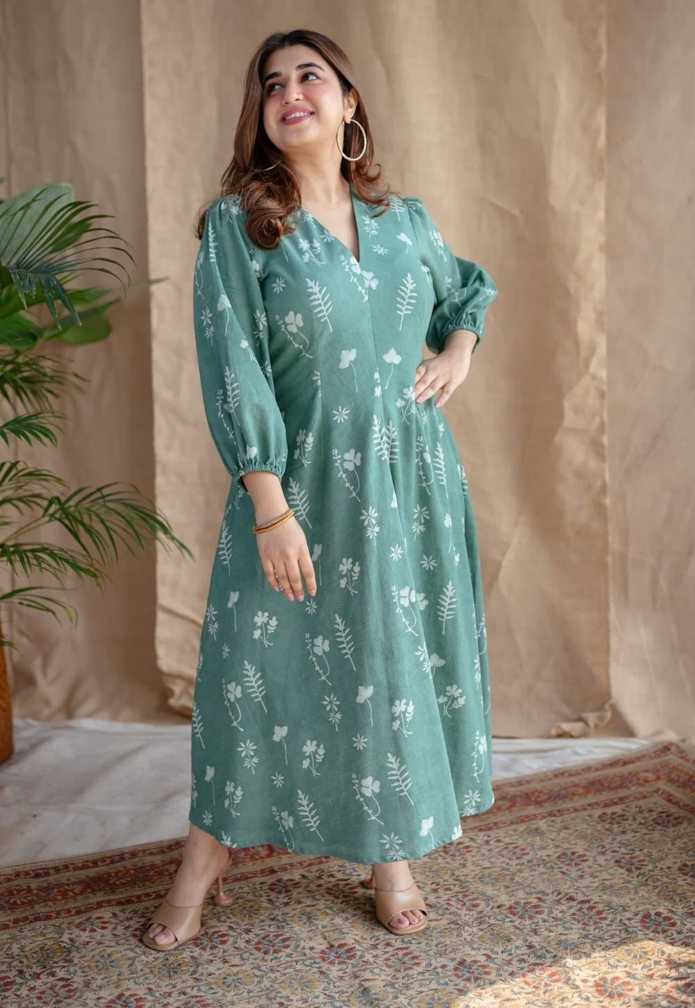 Stylish Floral Designed Midi Dress