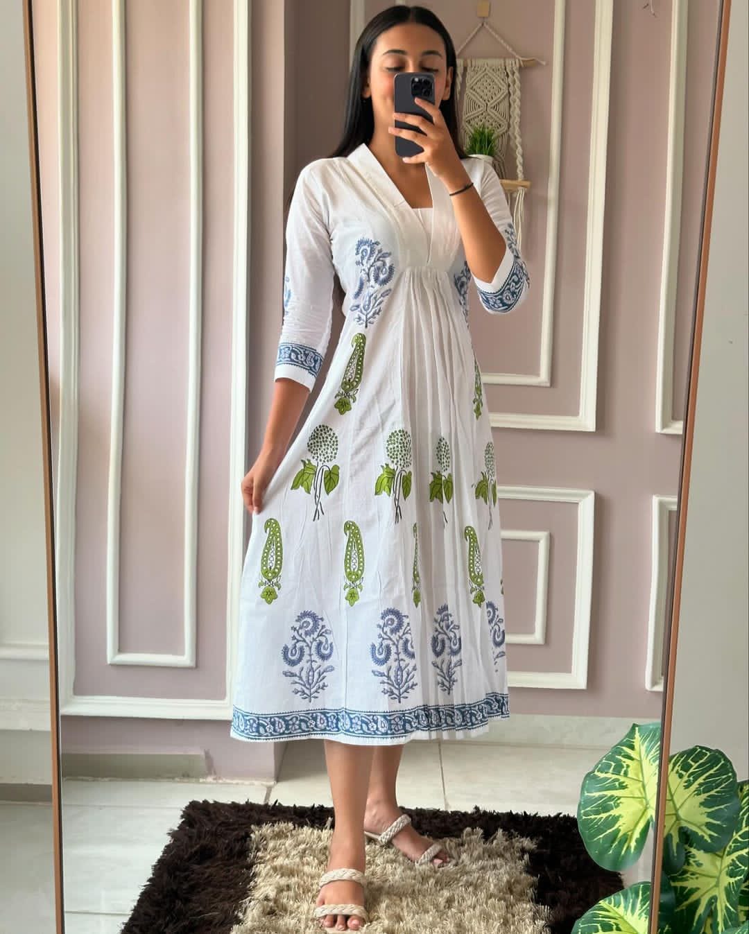 Beautiful Floral White Middi Dress