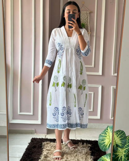 Beautiful Floral White Middi Dress